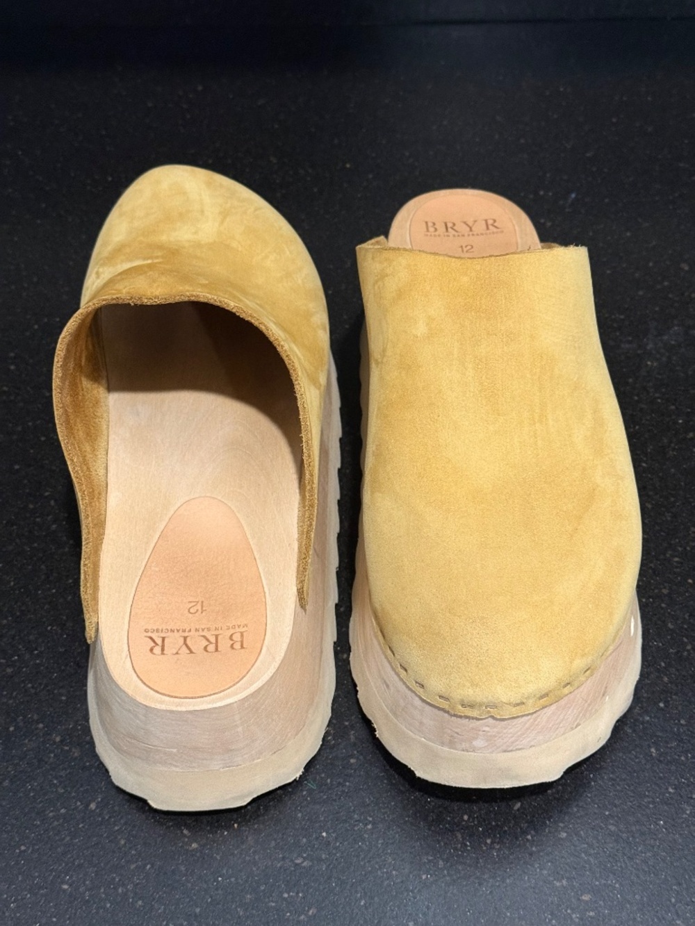 Bryr Chonks Clogs - Fennel - Size 12/42 - Very Good Pre-Owned Condition